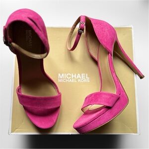 NIB MICHAEL Michael Kors Jordyn Suede Platform Sandal in Dragonfruit Pink - 8 M